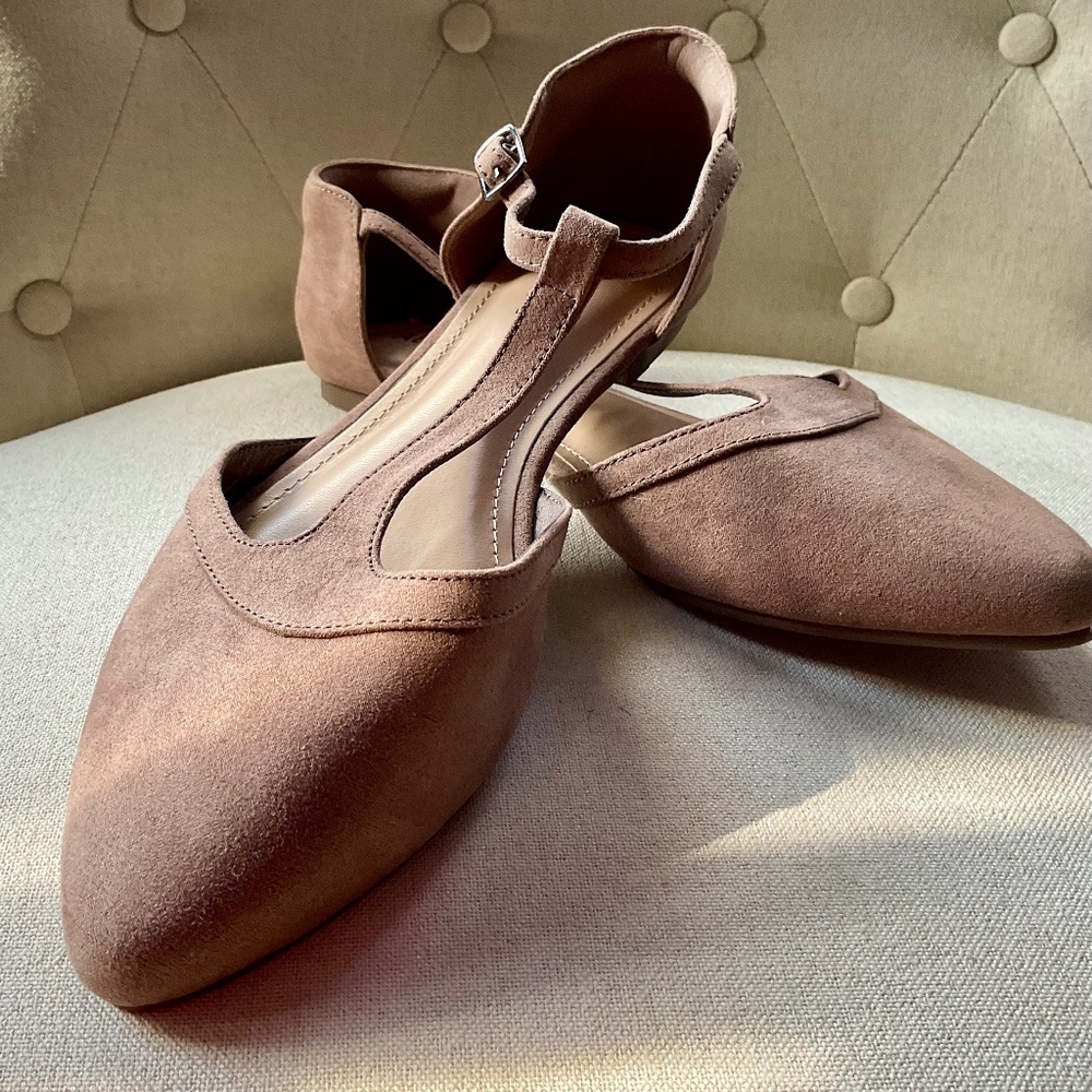 Ataiwee T-strap covered sandles in dark tan, size 7.5 W